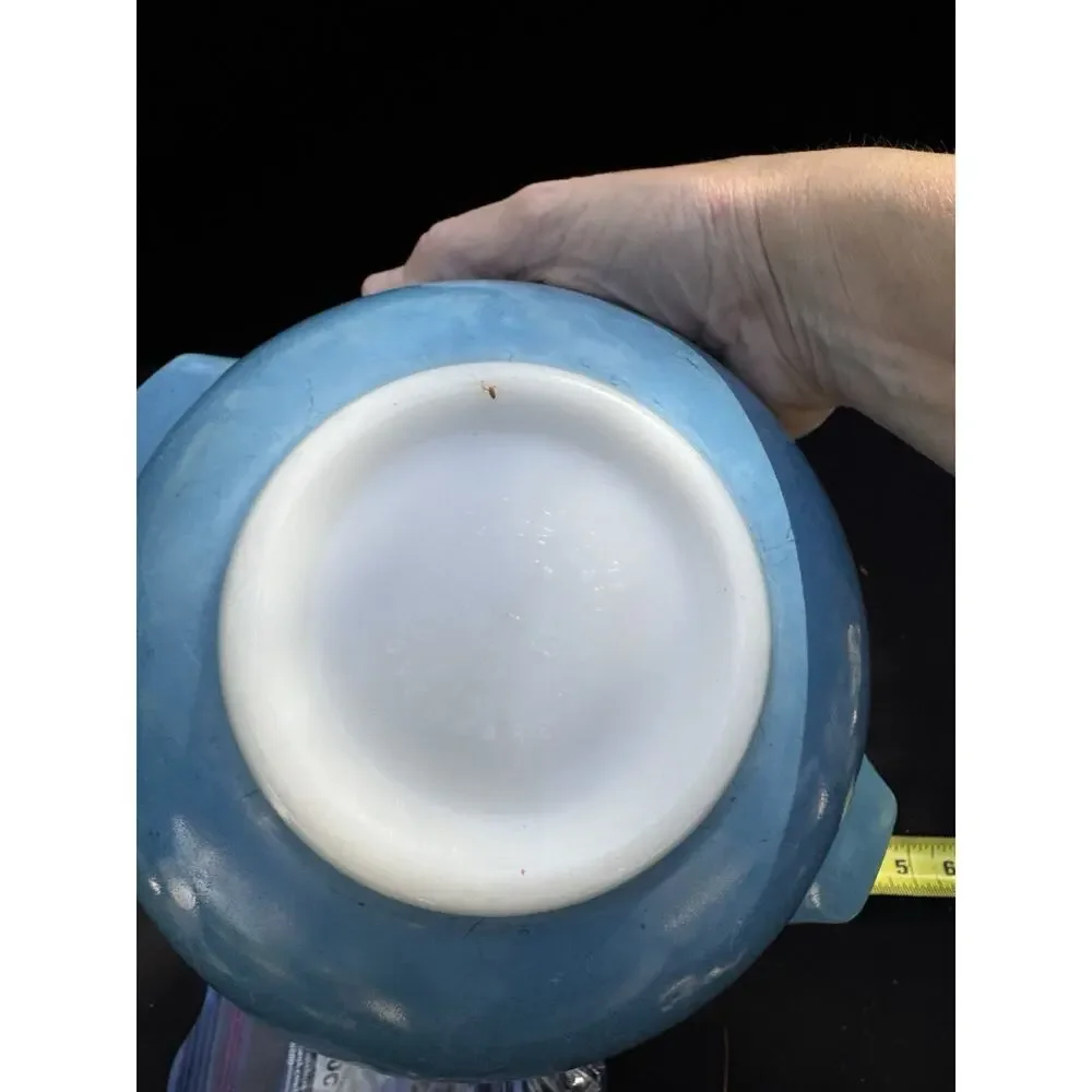 Vintage 1950’s Pyrex Blue Snowflake Glass Mixing Bowl 9” -S1DD